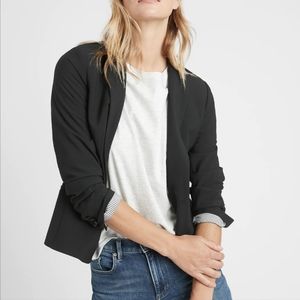 Banana Republic Petite Classic-Fit Washable Italian Wool-Blend Blazer